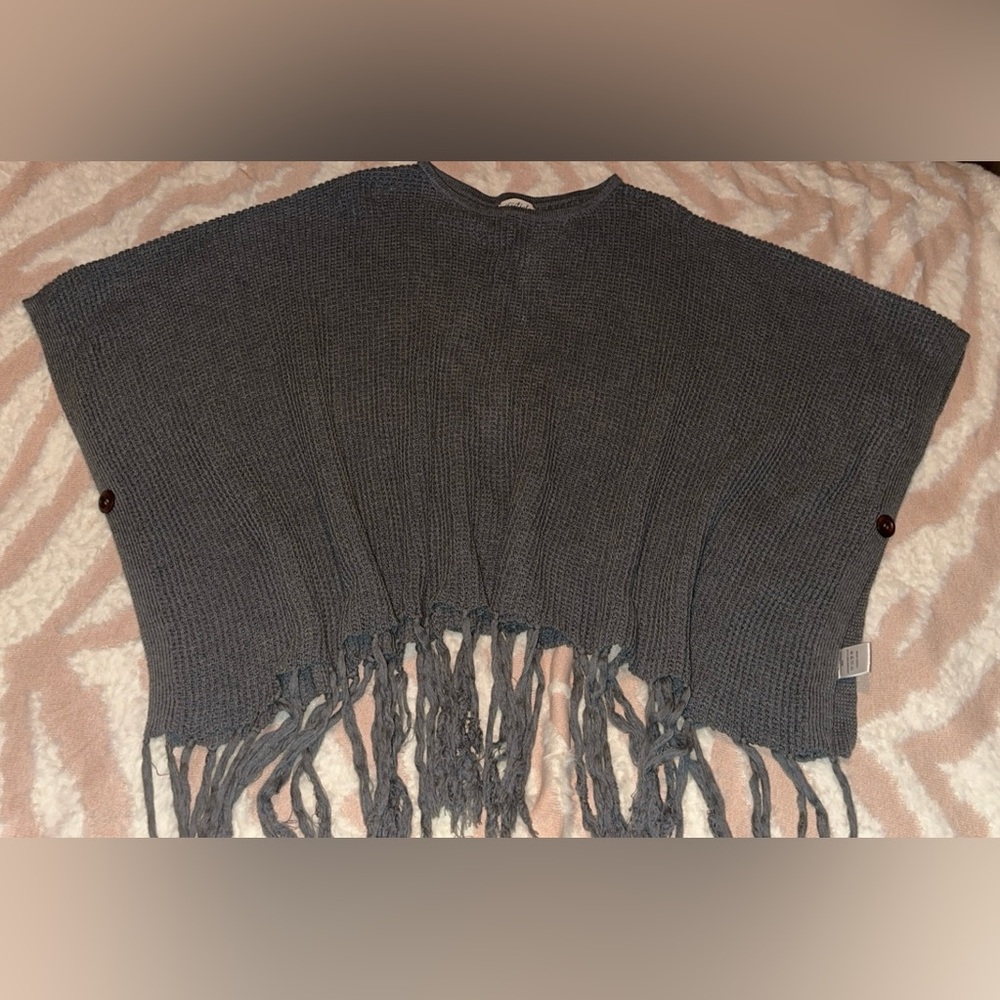 Listicle Gray Fringe Poncho